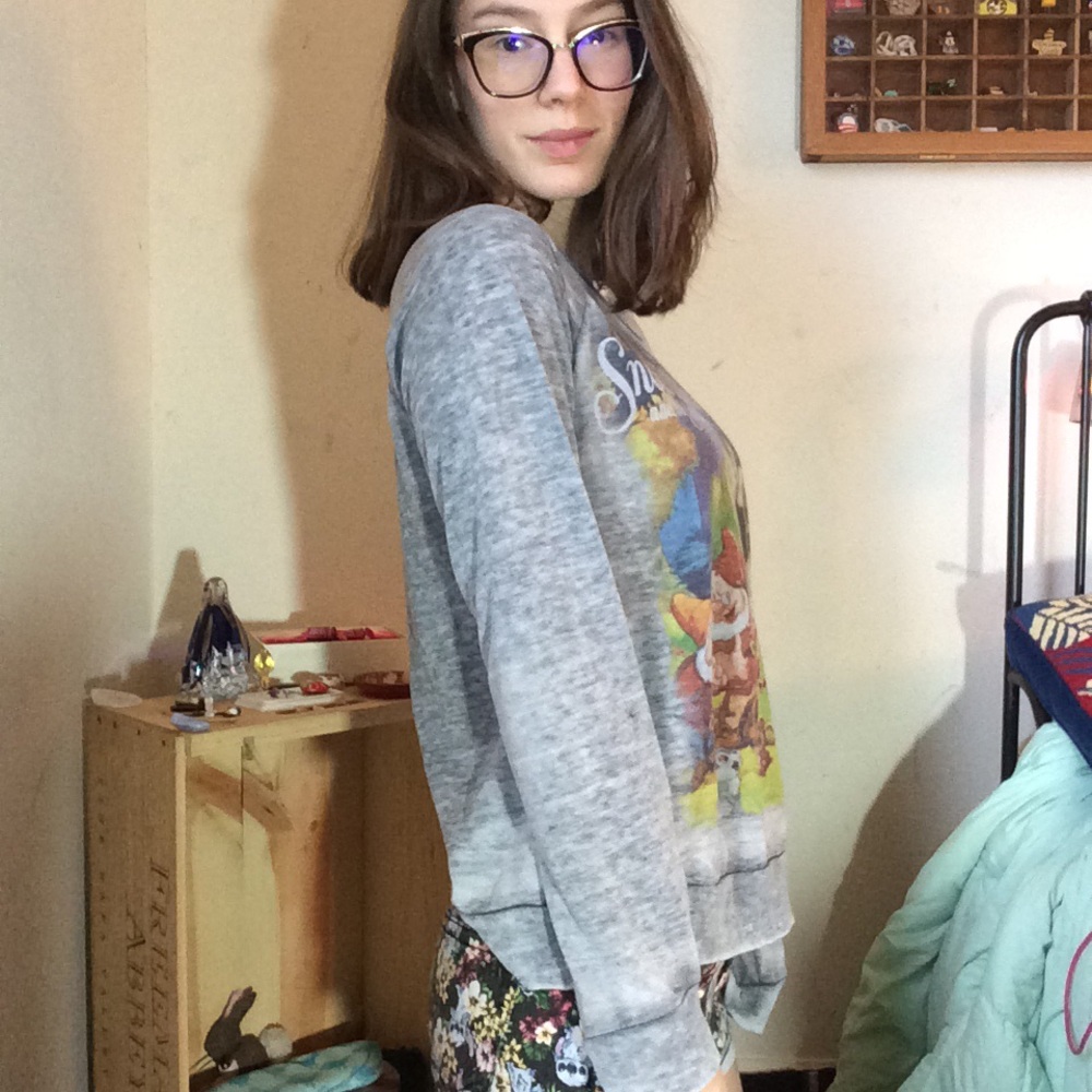 Snow White Sweatshirt Long Sleeve Disney - Picture 5 of 7